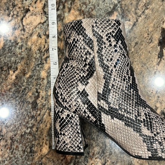 Marc Fisher Womens MF Retire 2 Leather Snake Print Ankle Boots Size 6 M - Picture 7 of 8